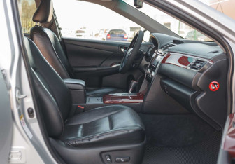 Подержанный автомобиль Toyota Camry Sedan 2012 года (20 фото)