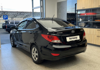 Подержанный автомобиль Hyundai Solaris Sedan 2012 года (6 фото)