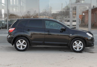 Подержанный автомобиль Nissan Qashqai 2011 года (4 фото)
