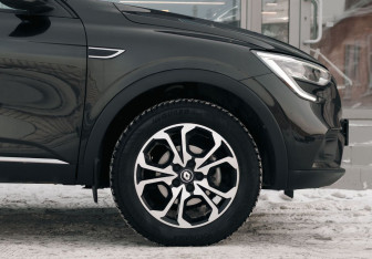 Подержанный автомобиль Renault Arkana 2021 года (9 фото)