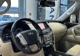 Подержанный автомобиль Infiniti QX80 2018 года (12 фото)