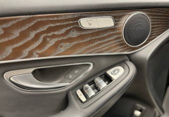 Подержанный автомобиль Mercedes-Benz GLC Coupe 2021 года (14 фото)