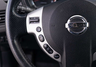 Подержанный автомобиль Nissan X-Trail 2007 года (12 фото)