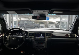 Подержанный автомобиль Lexus LX 2014 года (11 фото)