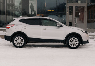 Подержанный автомобиль Nissan Qashqai 2017 года (4 фото)