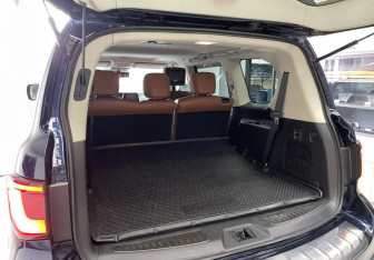 Подержанный автомобиль Infiniti QX80 2021 года (11 фото)