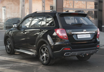 Подержанный автомобиль Lifan X60 2017 года (7 фото)