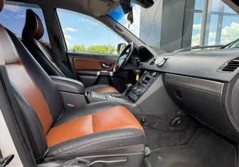 Подержанный автомобиль Volvo XC90 2007 года (10 фото)