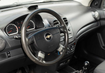 Подержанный автомобиль Chevrolet Aveo Sedan 2008 года (11 фото)