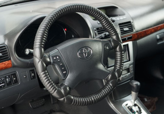 Подержанный автомобиль Toyota Avensis Sedan 2005 года (11 фото)