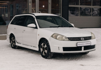 Подержанный автомобиль Nissan Wingroad 2002 года (3 фото)