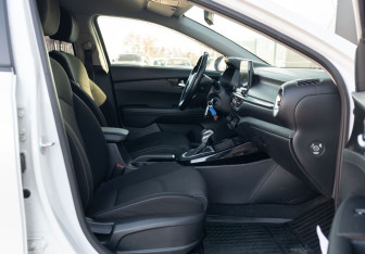 Подержанный автомобиль Kia Cerato Sedan 2020 года (20 фото)