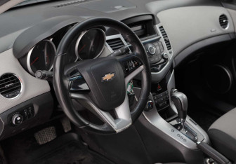 Подержанный автомобиль Chevrolet Cruze Sedan 2012 года (11 фото)