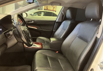 Подержанный автомобиль Toyota Camry Sedan 2013 года (8 фото)