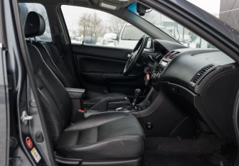 Подержанный автомобиль Honda Accord Sedan 2006 года (19 фото)
