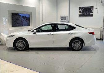 Новый Toyota Camry Sedan 2025 (9 фото)