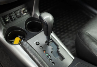 Подержанный автомобиль Toyota RAV4 2008 года (16 фото)