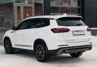 Подержанный автомобиль Chery Tiggo 8 Pro 2022 года (7 фото)