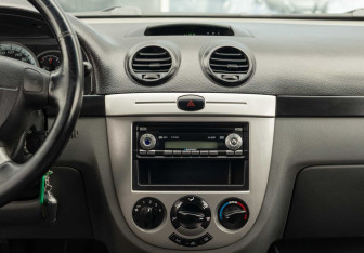 Подержанный автомобиль Chevrolet Lacetti Hatchback 2007 года (12 фото)