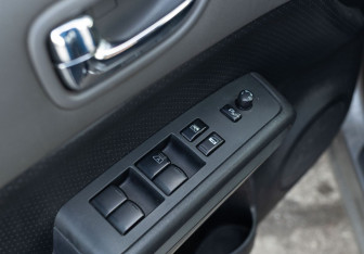 Подержанный автомобиль Nissan X-Trail 2008 года (16 фото)