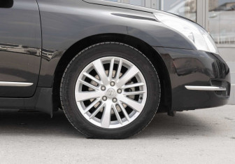 Подержанный автомобиль Nissan Teana 2012 года (9 фото)