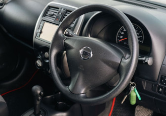 Подержанный автомобиль Nissan March Hatchback 2018 года (11 фото)