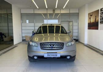Подержанный автомобиль Infiniti FX 2003 года (2 фото)