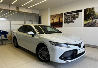 Подержанный автомобиль Toyota Camry Sedan 2021 года (3 фото)
