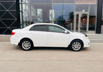 Подержанный автомобиль Toyota Corolla Sedan 2009 года (4 фото)