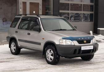 Подержанный автомобиль Honda CR-V 1996 года (3 фото)