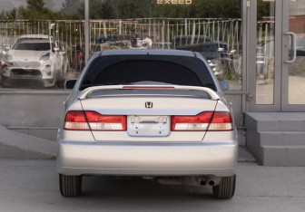Подержанный автомобиль Honda Accord Sedan 2002 года (6 фото)