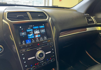 Подержанный автомобиль Ford Explorer 2018 года (9 фото)