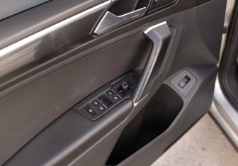 Подержанный автомобиль Volkswagen Tiguan 2018 года (16 фото)