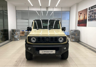 Подержанный автомобиль Suzuki Jimny 2020 года (2 фото)