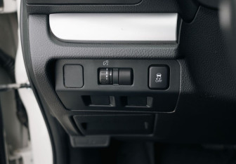 Подержанный автомобиль Subaru XV 2013 года (17 фото)