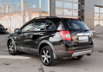 Подержанный автомобиль Chevrolet Captiva 2008 года (7 фото)