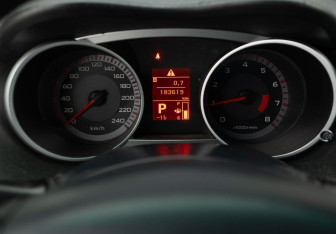 Подержанный автомобиль Mitsubishi Outlander 2007 года (13 фото)