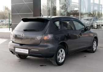 Подержанный автомобиль Mazda 3 Hatchback 2005 года (5 фото)