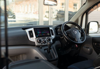 Подержанный автомобиль Nissan NV200 2014 года (10 фото)