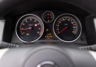 Подержанный автомобиль Opel Astra Sedan 2007 года (13 фото)