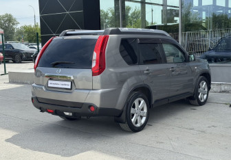 Подержанный автомобиль Nissan X-Trail 2012 года (6 фото)