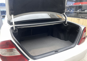 Подержанный автомобиль Toyota Camry Sedan 2003 года (8 фото)