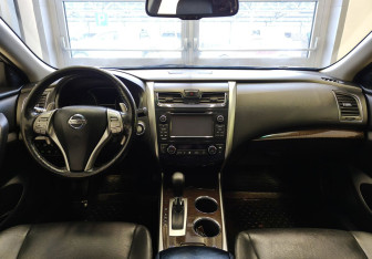 Подержанный автомобиль Nissan Teana 2014 года (9 фото)