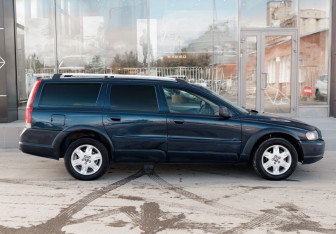 Подержанный автомобиль Volvo XC70 2001 года (4 фото)