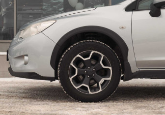 Подержанный автомобиль Subaru XV 2012 года (9 фото)