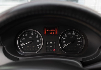 Подержанный автомобиль Renault Logan Sedan 2012 года (12 фото)