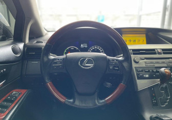 Подержанный автомобиль Lexus RX 2009 года (13 фото)