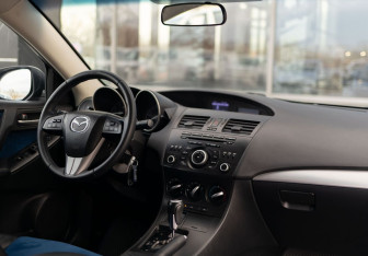 Подержанный автомобиль Mazda 3 Sedan 2012 года (10 фото)