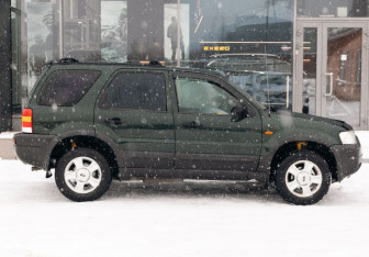 Подержанный автомобиль Ford Maverick 2002 года (4 фото)