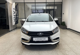 Подержанный автомобиль LADA (ВАЗ) Vesta Sedan 2018 года (3 фото)